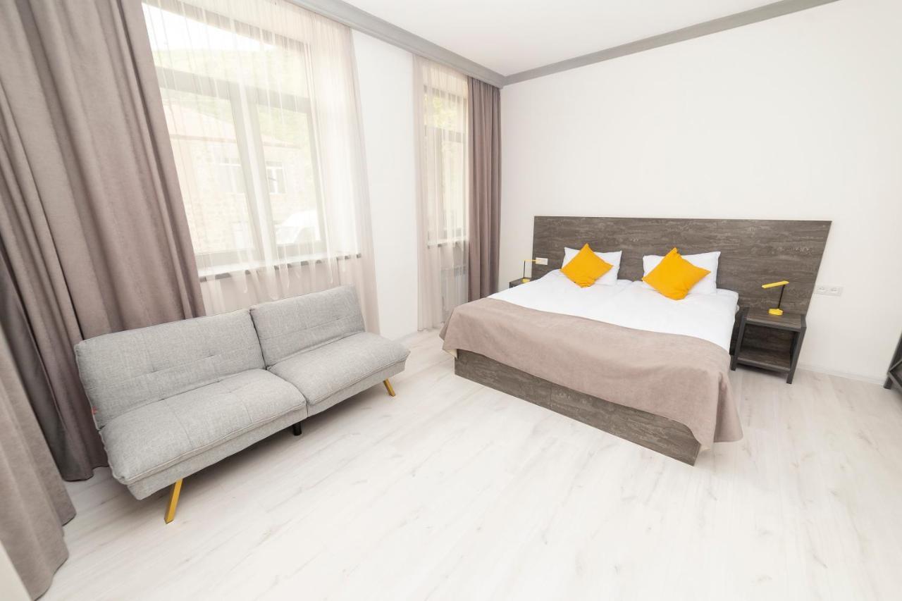 Popock Goris Hotel Ngoại thất bức ảnh