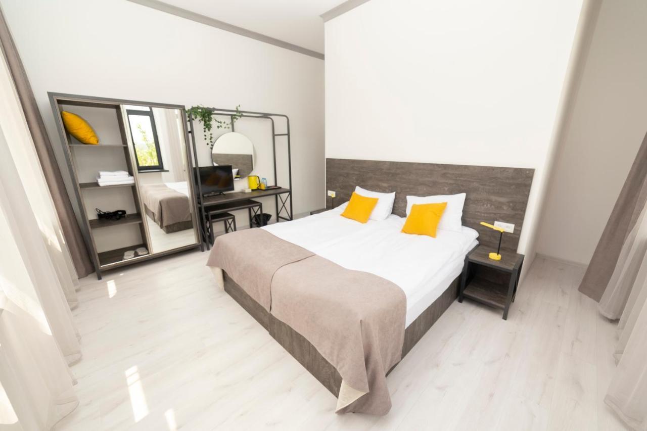 Popock Goris Hotel Ngoại thất bức ảnh